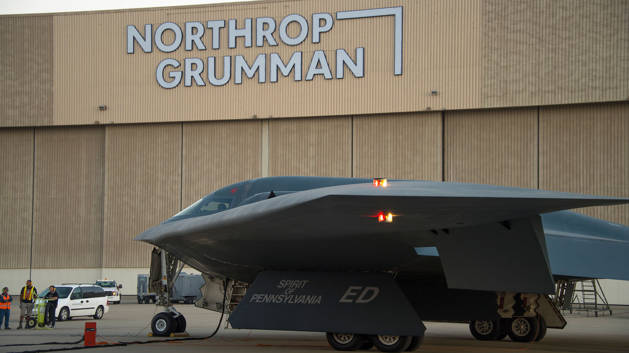 b-2-spirit-stealth-bomber_0001